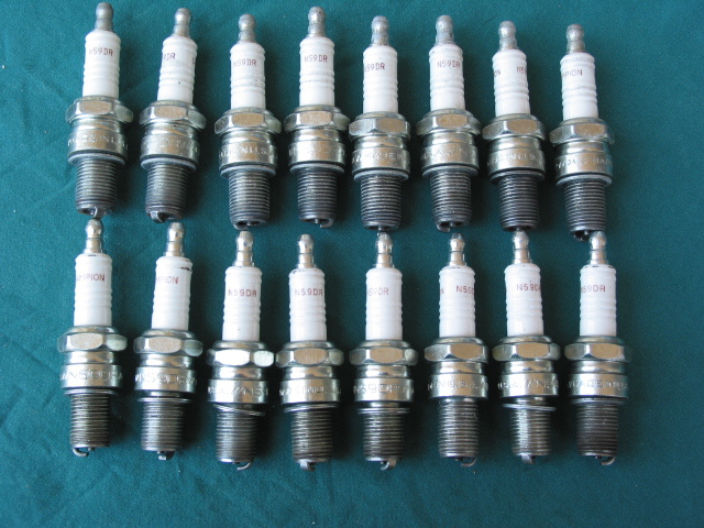 Champion N59DR Racing Spark Plugs / Set of 16